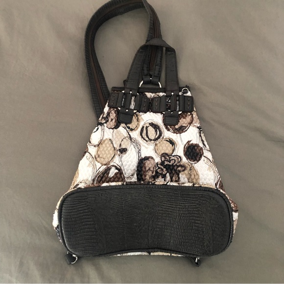 Versatile backpack - Picture 4 of 5